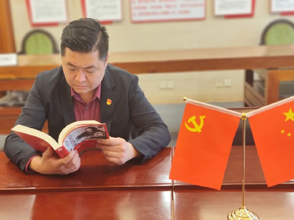 志存高遠(yuǎn)：讀紅書(shū)、建信念